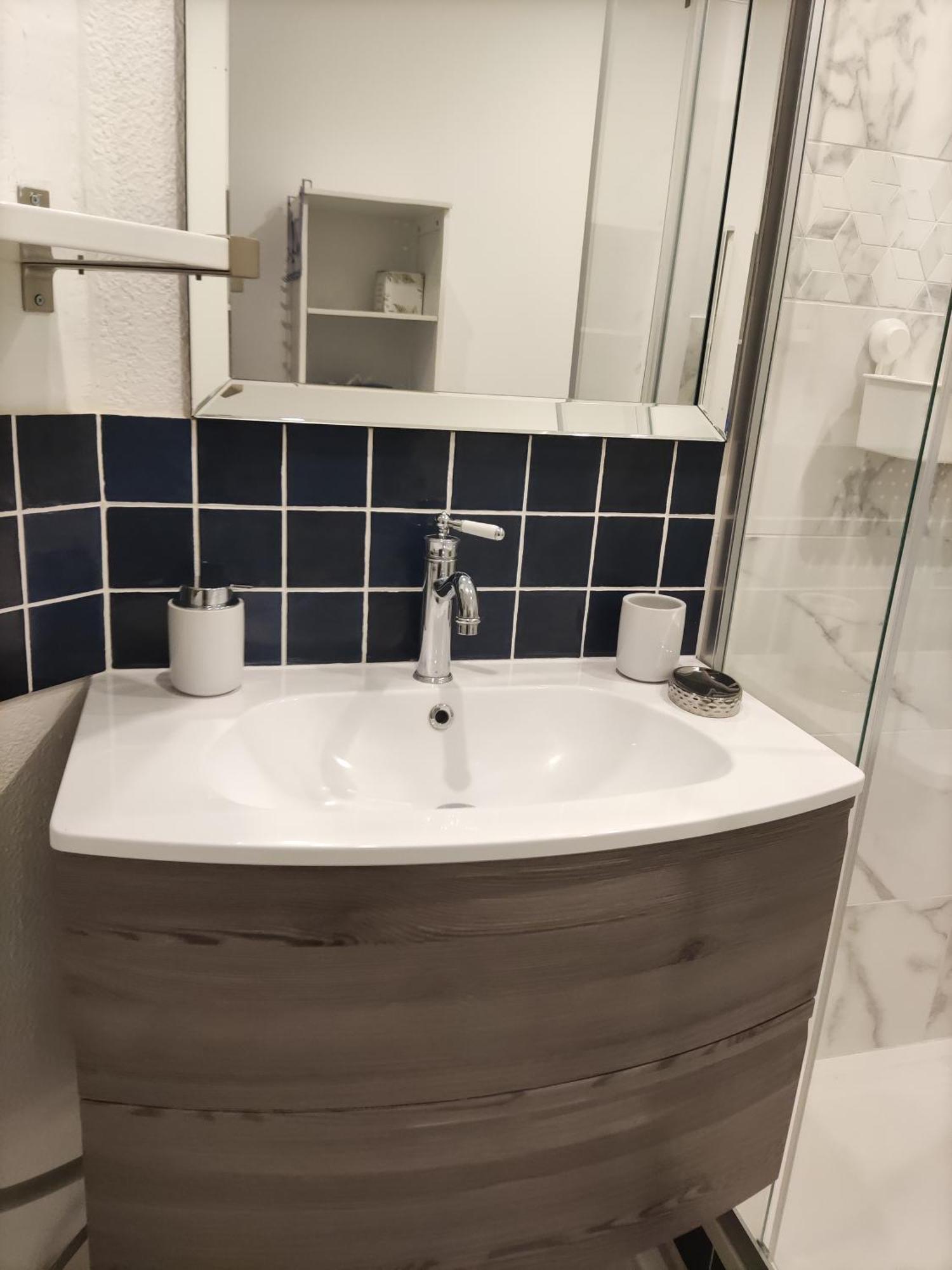 La Corniche, Les Tennis De Castelmare A Appartement Sète